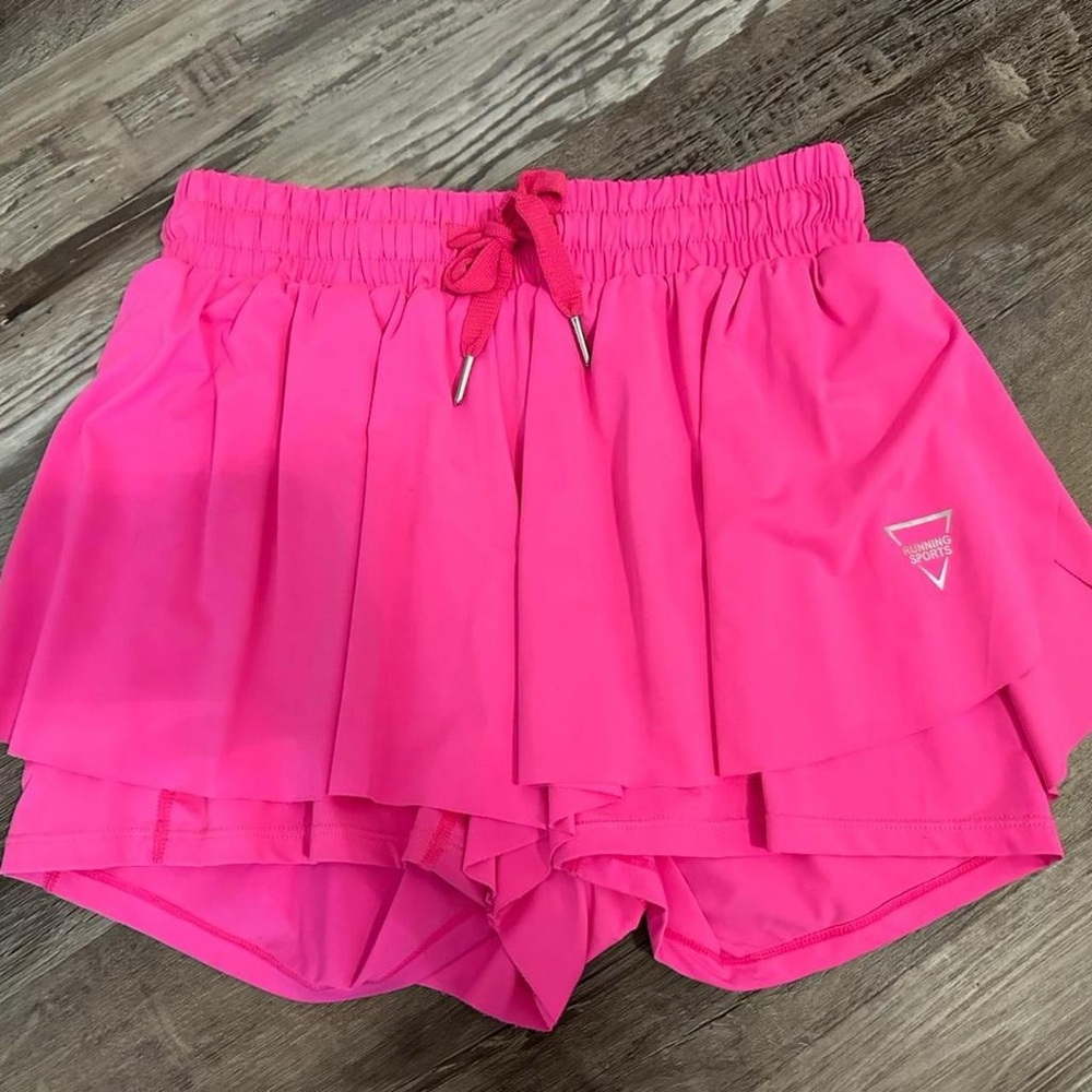 Small pink flowy shorts never worn